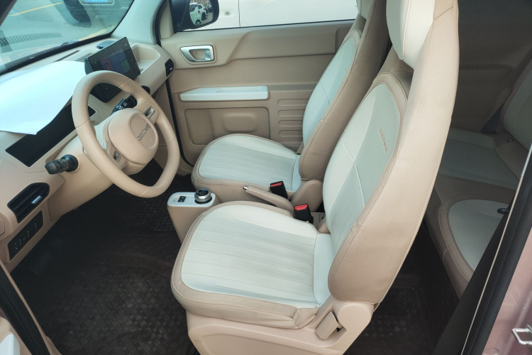 吉利银河 2023款 熊猫mini 200km 耐力熊中控内饰19