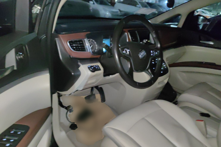 别克GL8 2018款 28T 豪华型 国VI中控内饰7003