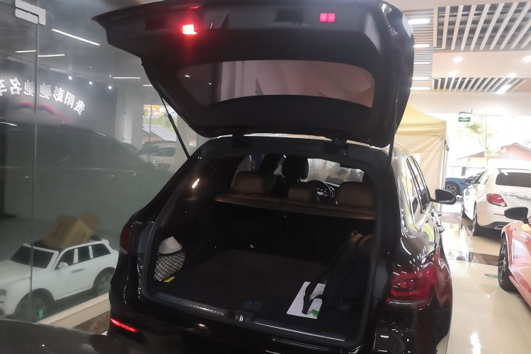 奔驰GLC 2022款 改款二 GLC 260 L 4MATIC 豪华型局部细节23