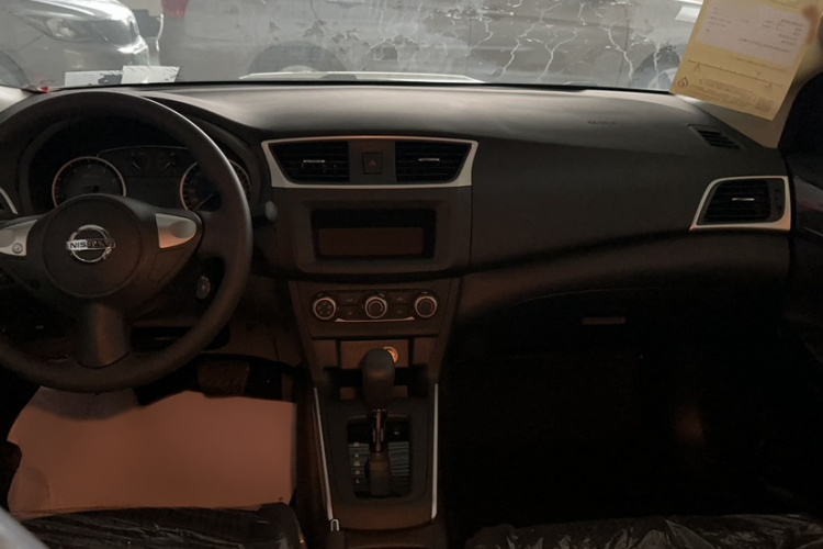 日产 轩逸 2024款 改款三 经典 1.6XE CVT舒适版中控内饰7001