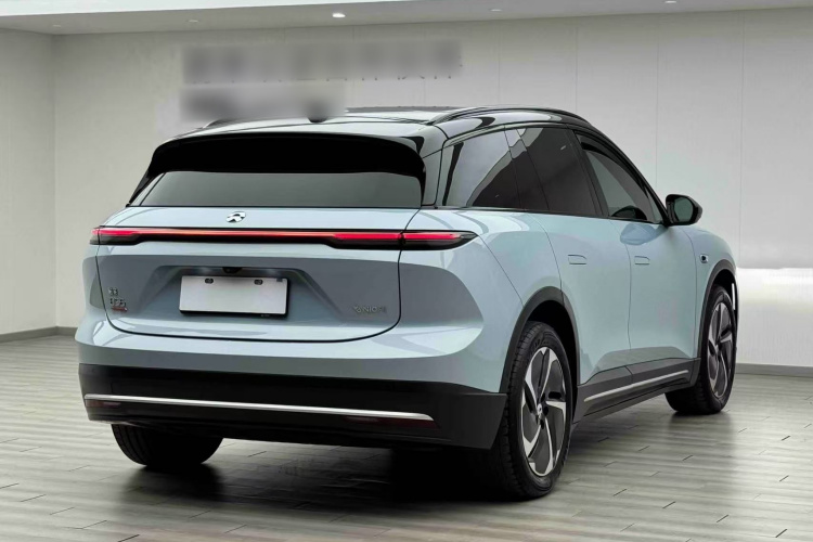 蔚来ES6 2023款 75kWh车身外观7