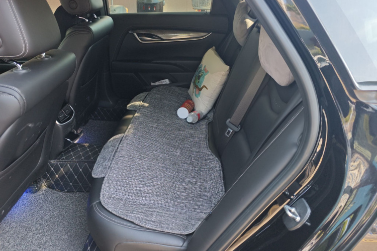 凯迪拉克XTS 2018款 28T 技术型中控内饰21