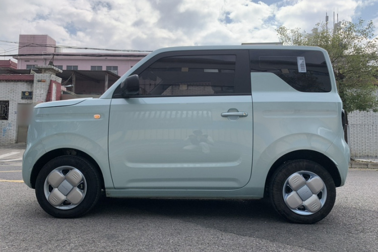 吉利银河 2023款 熊猫mini 120km 亚运熊车身外观6005