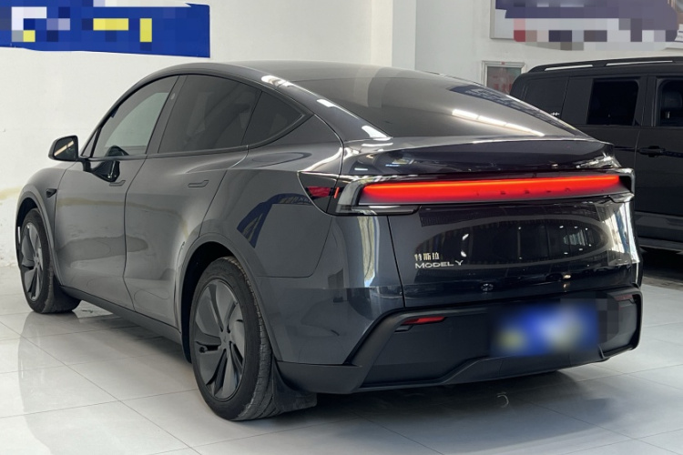 特斯拉 Model Y 2025款 后轮驱动版车身外观6003