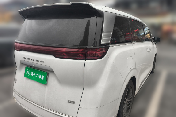 腾势D9 2022款 DM-i 1040 尊贵型车身外观6005