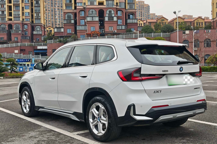 宝马iX1 2023款 eDrive25L X设计套装车身外观6005