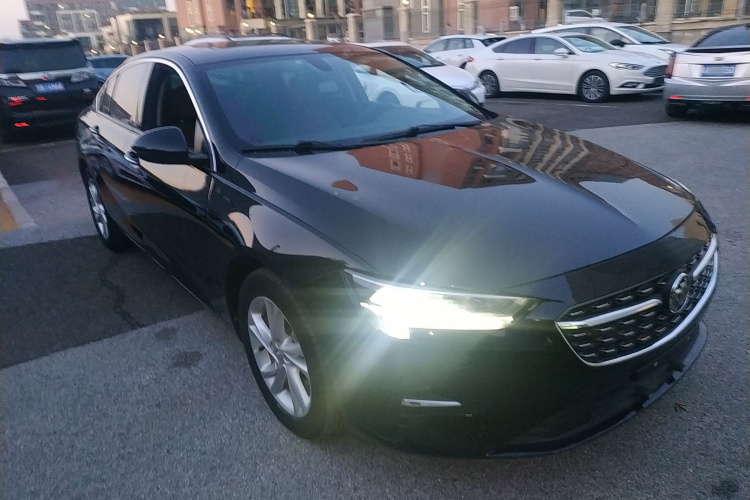 别克 君威 2020款 552T 豪华型车身外观3