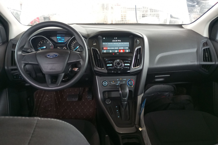 福特 福克斯 2017款 两厢 1.6L 自动舒适型智行版中控内饰12