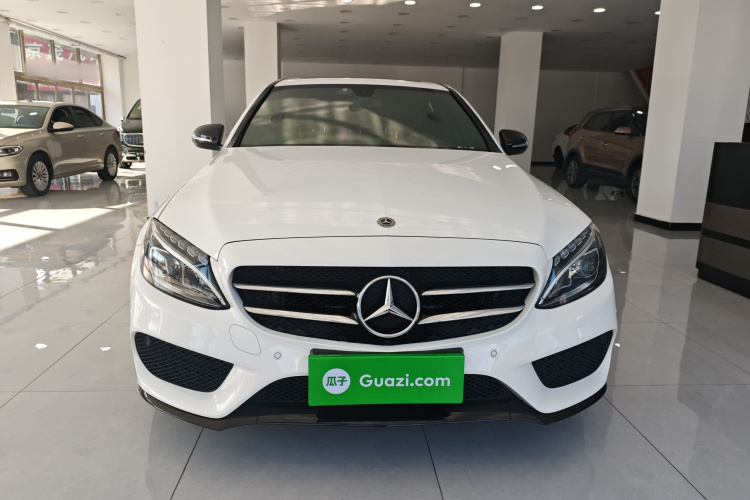 奔驰C级 2017款 C 200 运动版车身外观2