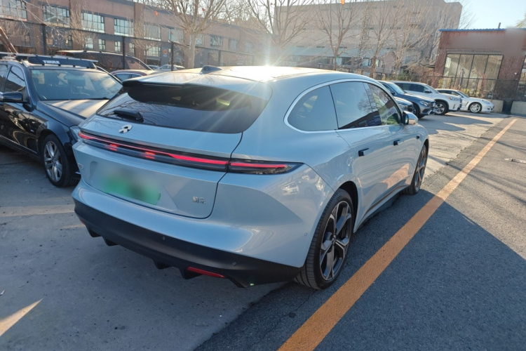 蔚来ET5T 2024款 75kWh Touring车身外观7