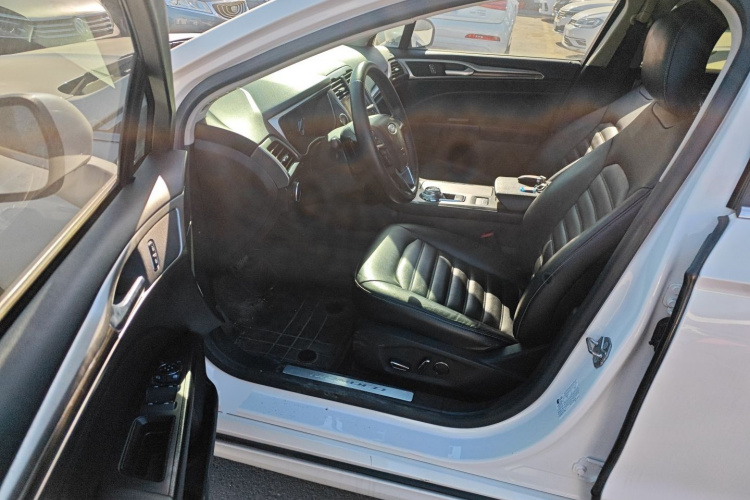 福特 蒙迪欧 2017款 EcoBoost 180 时尚型中控内饰7003