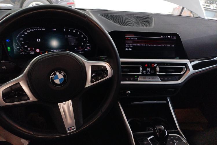 宝马3系 2022款 改款 325Li M运动套装中控内饰7002