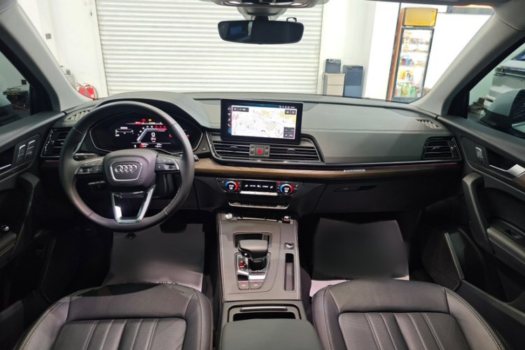 奥迪Q5L 2024款 40 TFSI 豪华致雅型中控内饰7003