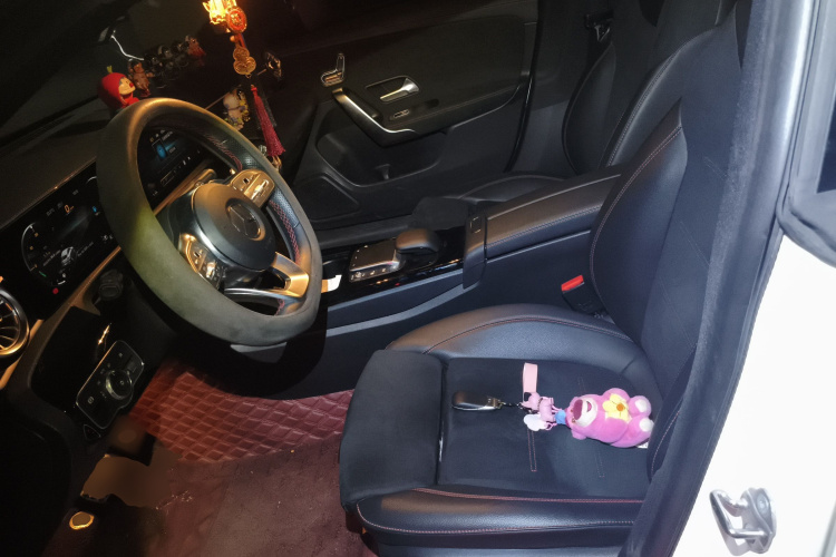 奔驰CLA 2021款 CLA 200 猎跑车中控内饰19