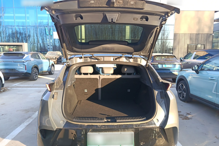 领克Z20 2025款 530km 后驱Max机舱底盘23