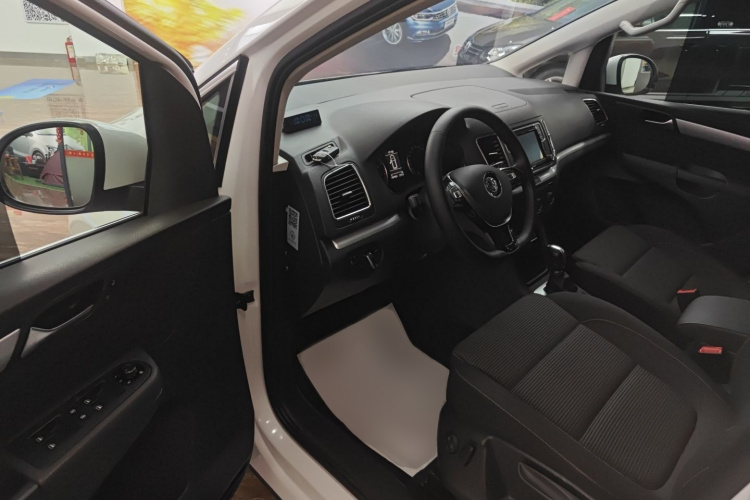 大众 夏朗 2018款 380TSI 舒享型 7座中控内饰7003
