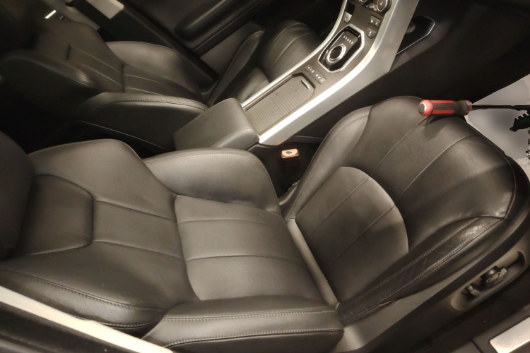 路虎 揽胜极光 2017款 2.0T SE 智耀版局部细节41