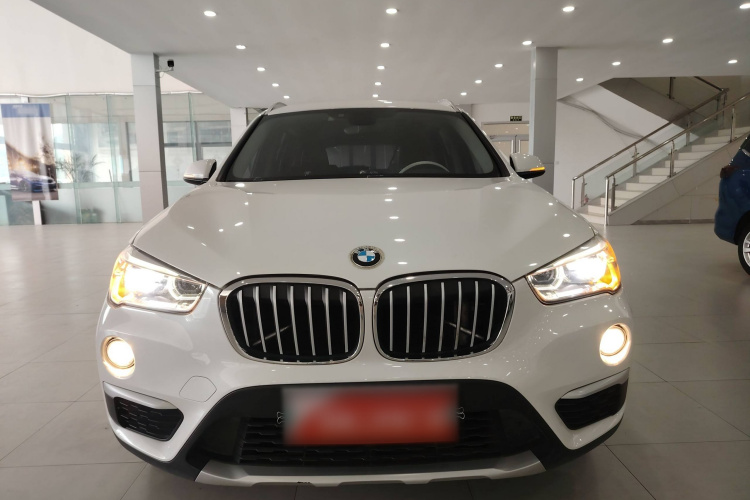 宝马X1 2019款 sDrive18Li 尊享型车身外观6001