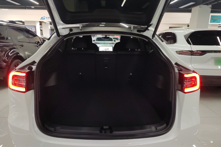 特斯拉 Model Y 2023款 后轮驱动版机舱底盘23