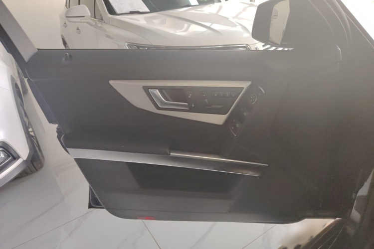奔驰GLK级 2015款 GLK 260 4MATIC 动感型 极致版中控内饰7007