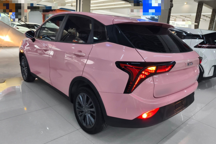 哪吒汽车 哪吒V 2021款 魔女版车身外观4