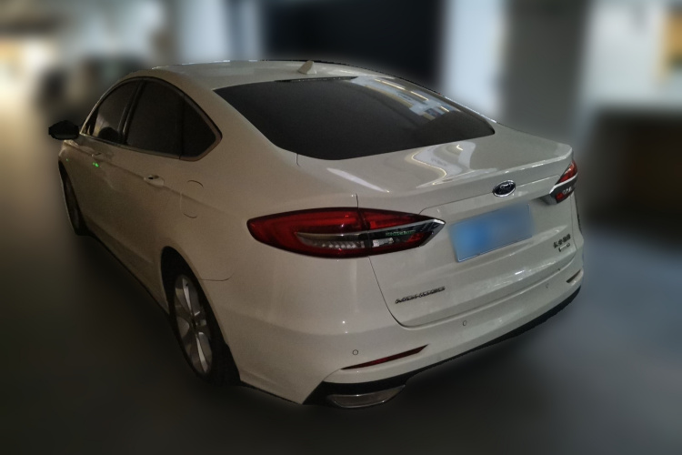 福特 蒙迪欧 2020款 EcoBoost 180 时尚型车身外观5