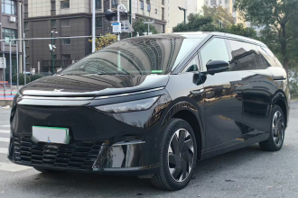 小鹏X9 2024款 640四驱高性能Max