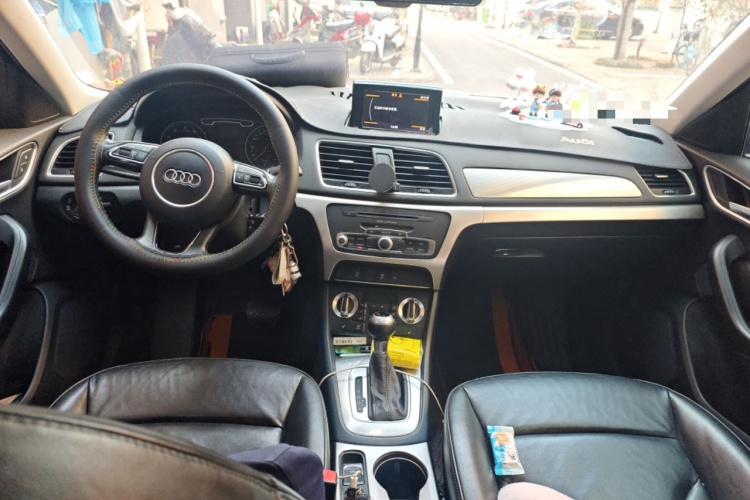 奥迪Q3 2015款 35 TFSI 舒适型中控内饰12