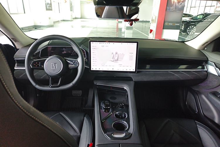 极氪001 2023款 ME版 100kWh中控内饰7002