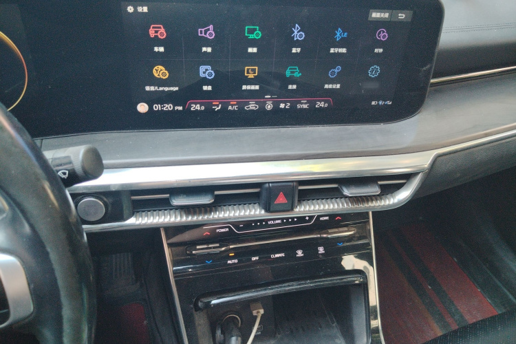 起亚K5 2020款 270T CVVD 豪华科技版局部细节16