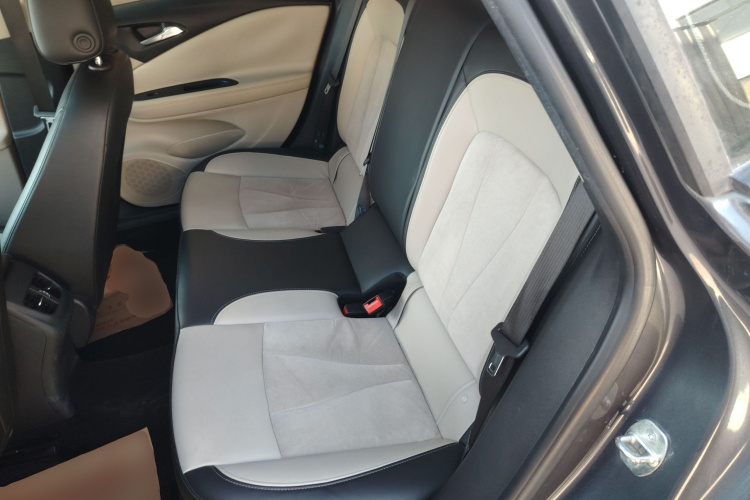 别克 威朗 2017款 三厢 15S 自动领先型中控内饰21