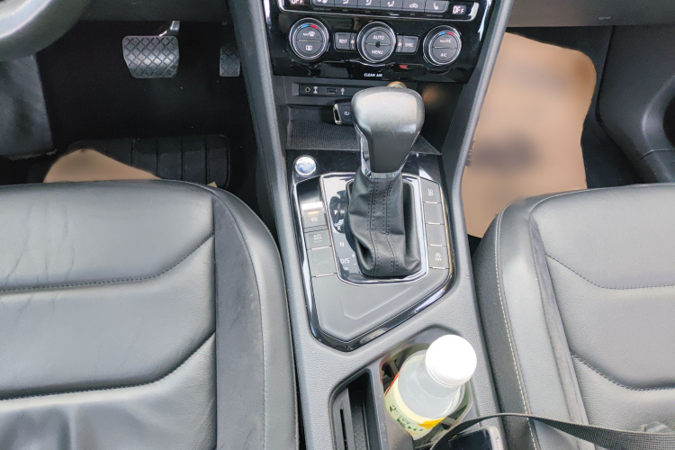 大众 途观L 2018款 330TSI 自动两驱豪华版局部细节18