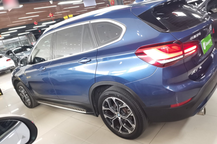 宝马X1 2021款 sDrive25Li 领先型车身外观4