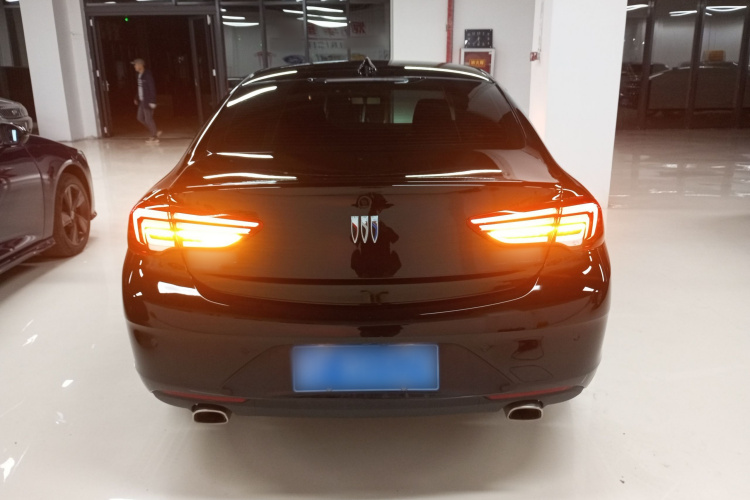 别克 君威 2024款 28T 纵享版车身外观6