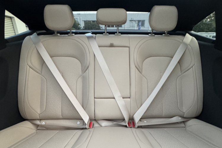 蔚来ET5 2024款 75kWh中控内饰7003