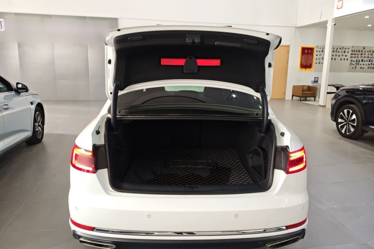 奥迪A4L 2019款 40 TFSI 进取型 国VI局部细节23
