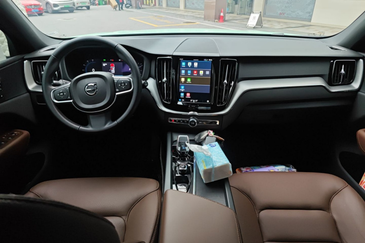 沃尔沃XC60 2024款 B5 四驱智逸豪华版中控内饰12