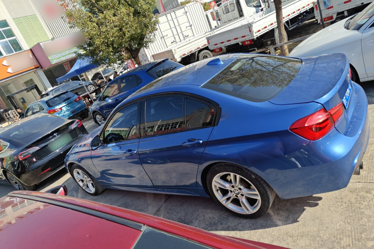 宝马3系 2017款 320i M运动型车身外观4