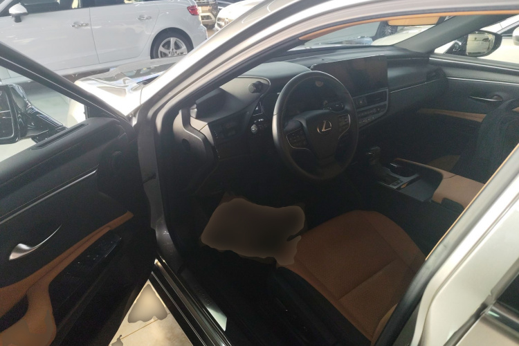 雷克萨斯ES 2022款 300h 卓越版中控内饰20