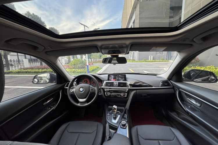 宝马3系 2017款 320Li 时尚型中控内饰7003