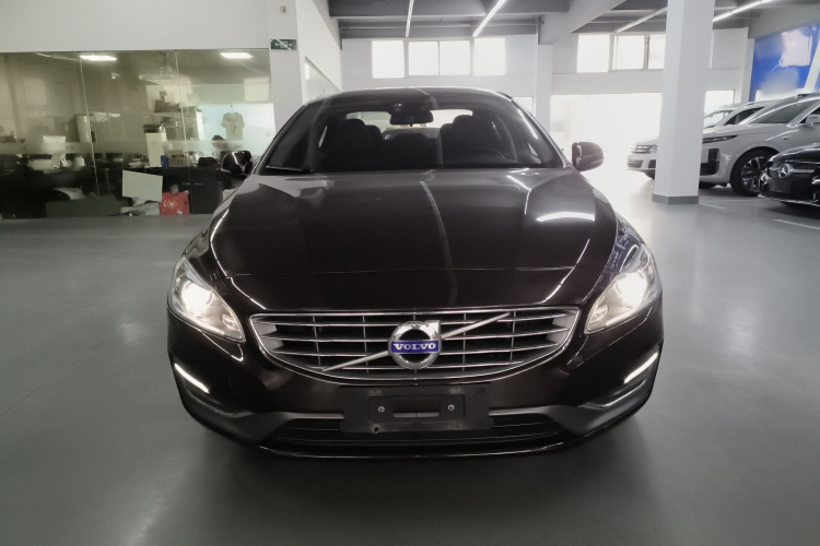 沃尔沃S60 2018款 S60L T3 智进版车身外观6001