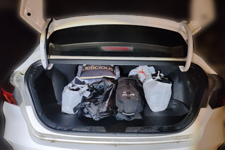 长安 逸动 2023款 畅享版 PLUS 蓝鲸NE 1.4T GDI DCT尊贵版中控内饰23