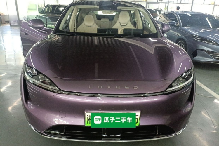 鸿蒙智行 智界R7 2025款 增程 251km Max车身外观2