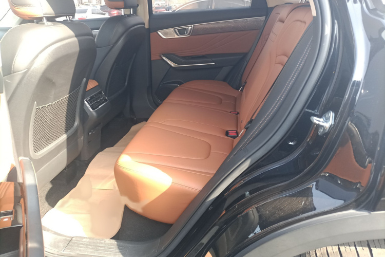 奔腾T99 2023款 2.0T 自动尊享型（6AT）中控内饰7004