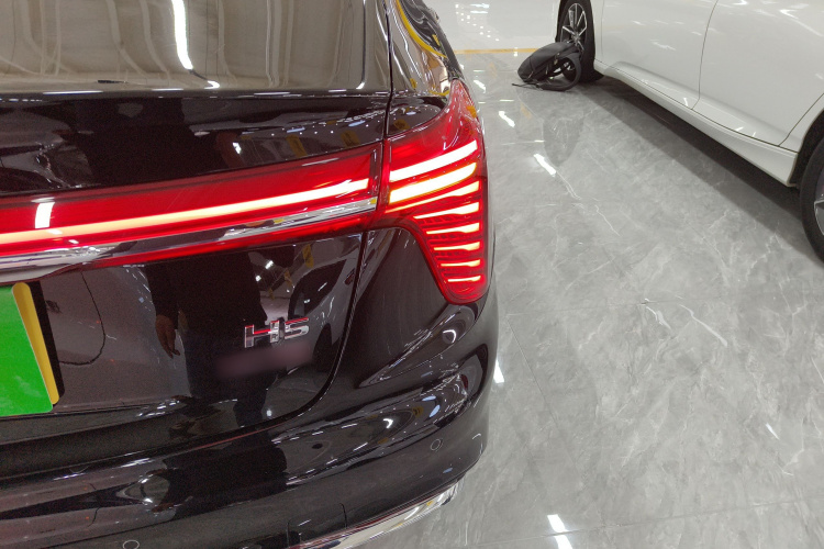 红旗H5 2023款 2.0T 自动智联旗畅版车身外观6006