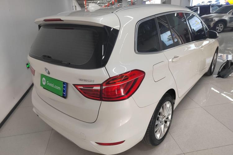 宝马2系多功能旅行车 2019款 220i 领先型车身外观6005