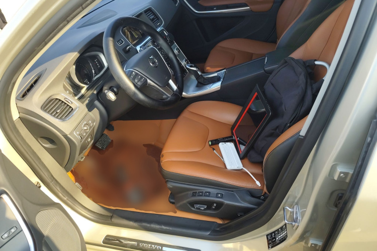 沃尔沃S60 2019款 S60L 改款 T5 智驭菁英版中控内饰19