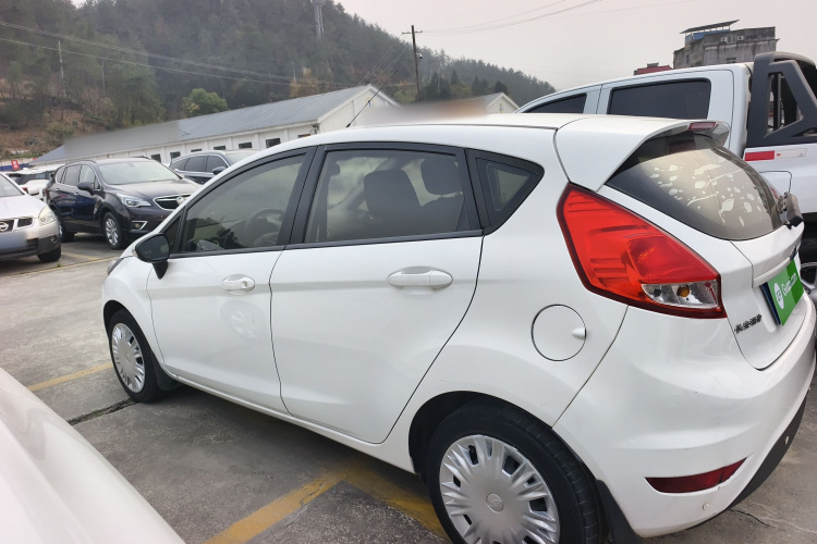 福特 嘉年华 2013款 两厢 1.5L 手动风尚型车身外观6003