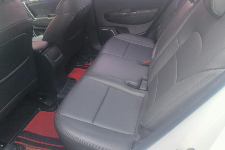 起亚KX5 2016款 2.0L 自动两驱GL中控内饰21