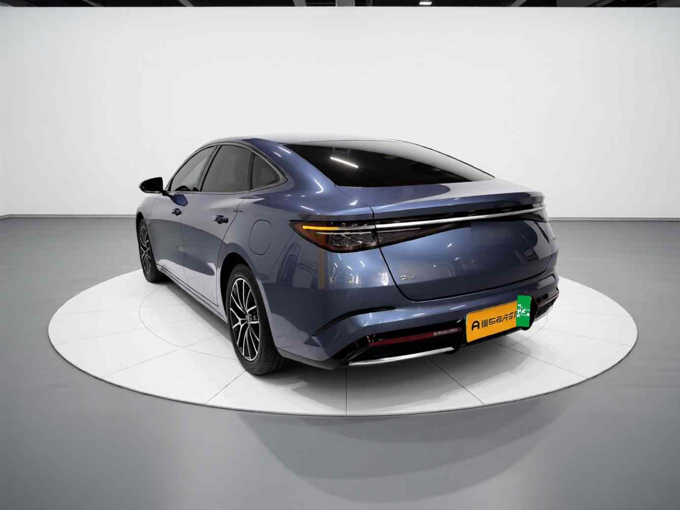 比亚迪 海豹 2024款 荣耀版 DM-i 1.5L 121km 豪华型(3)